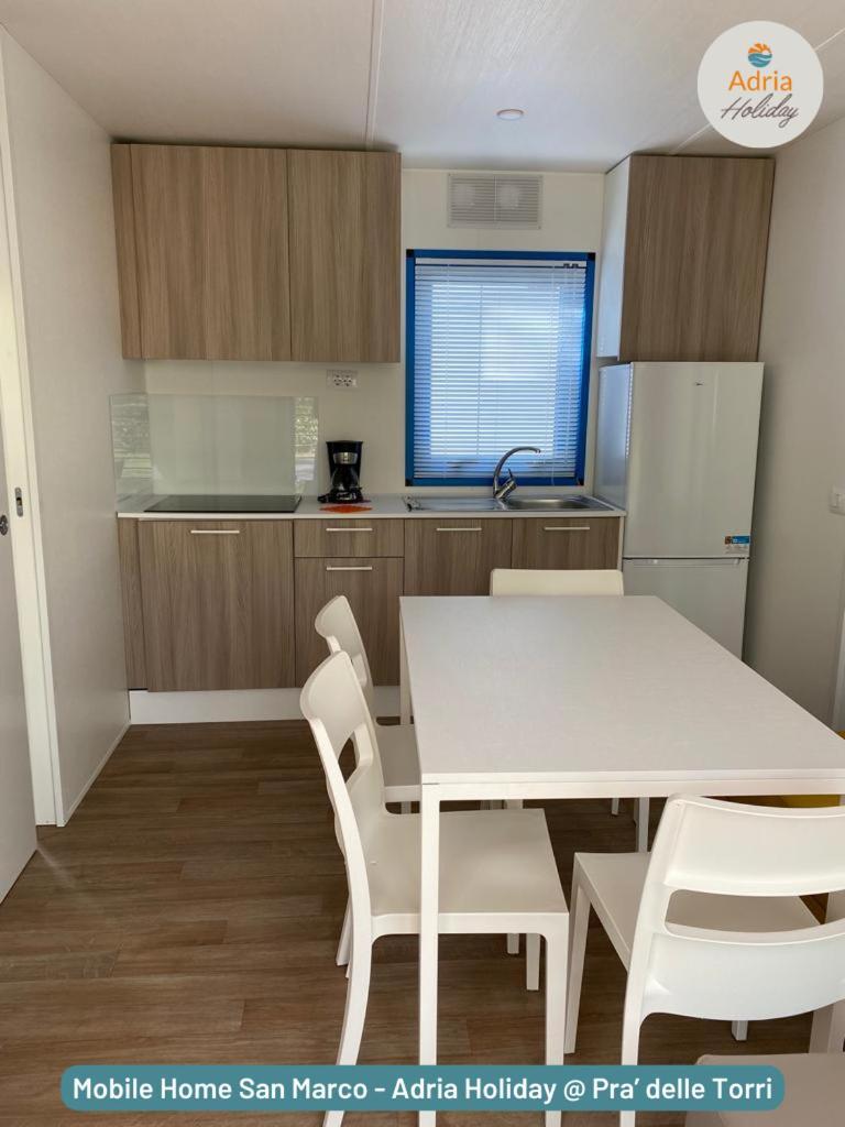 Pra' Delle Torri - Adria Holiday Mobile Homes Caorle Exteriör bild